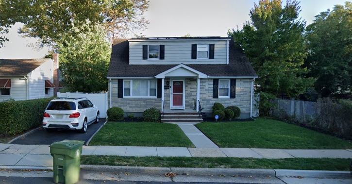 Primary Photo - 910 E Henry St