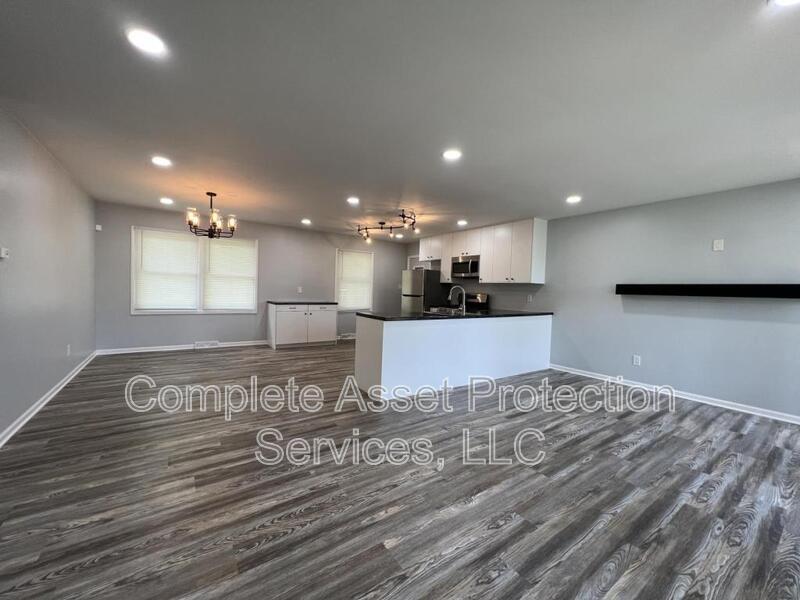 Primary Photo - 1815 W 93rd Ave