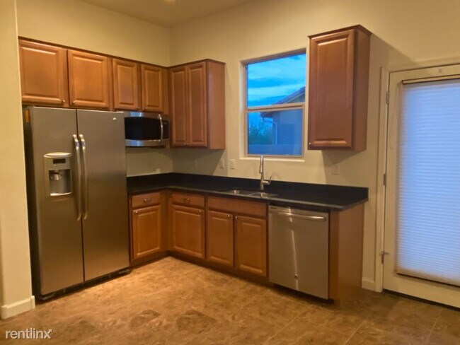 Building Photo - 12636 N Sunrise Shadow Dr