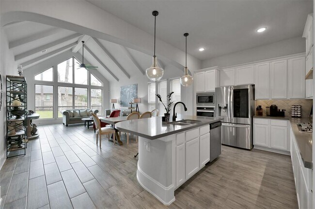 Building Photo - 207 Castle Combe Ct