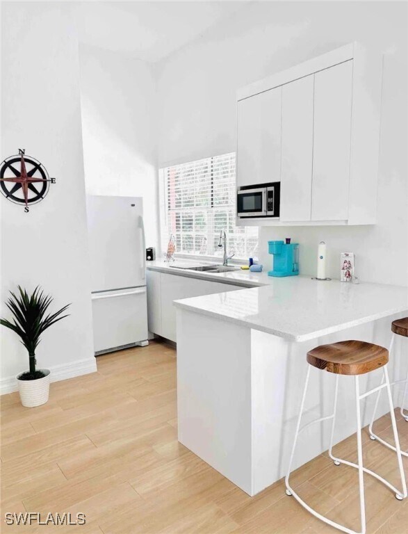 Foto del edificio - 2881 Santa Barbara Blvd