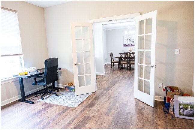 Foto del edificio - 1321 Parkdale St