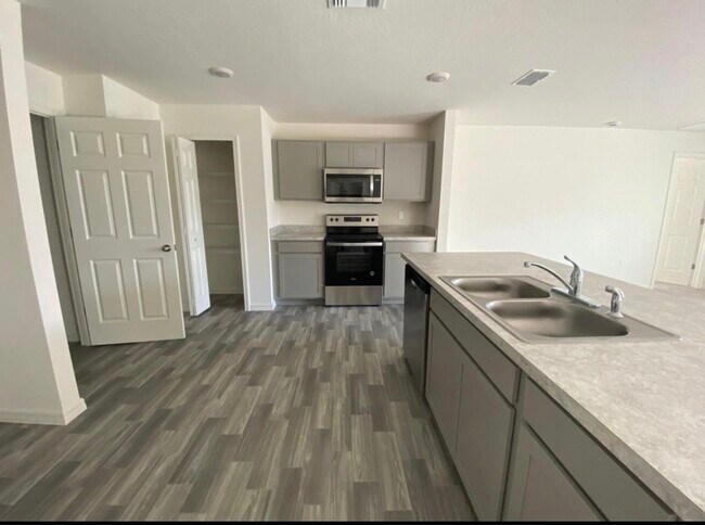 Foto del edificio - 4602 SW Quezon St