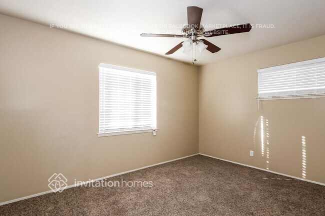 Building Photo - 547 S Yorba St