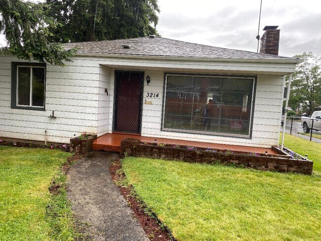 Building Photo - 3214 Harney St