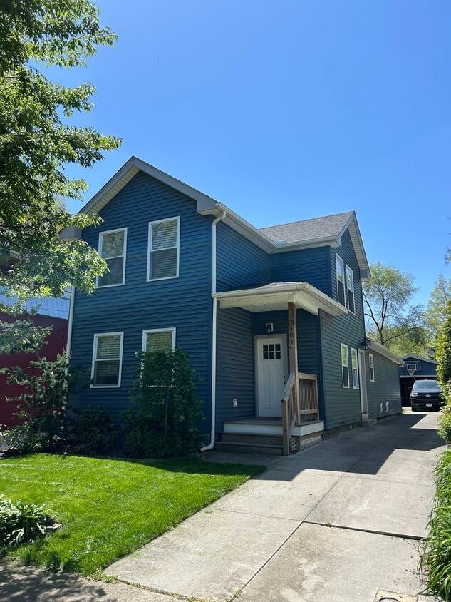 Primary Photo - 2484 W 5th St