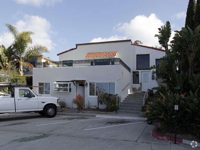 Building Photo - Harbor View 4plex