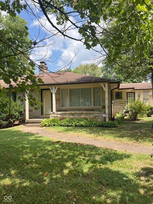 Foto del edificio - 8635 Carrollton Ave