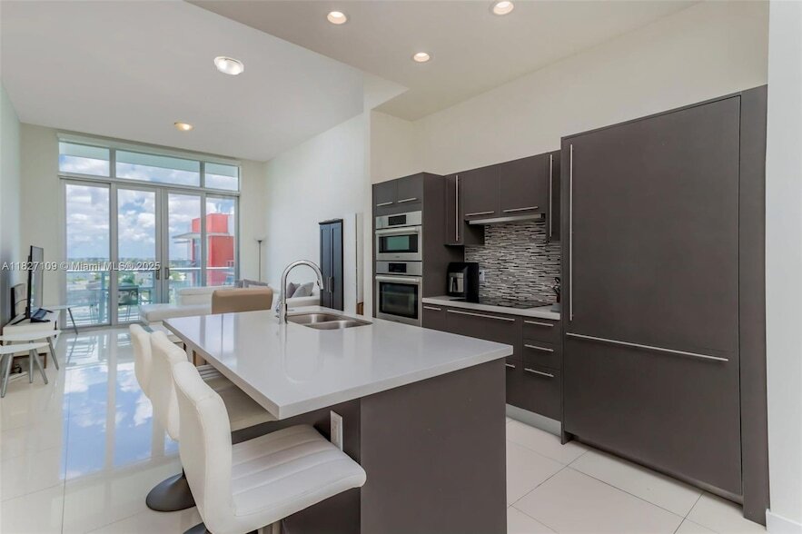 Foto principal - 7825 NW 107th Ave