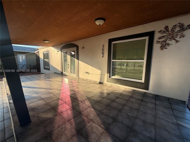 Foto del edificio - 3603 NW 98th St