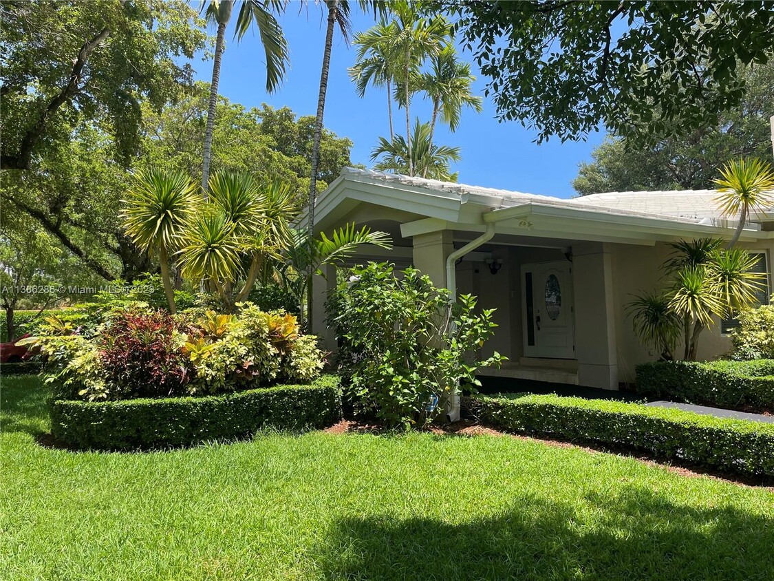 Foto principal - 648 Sevilla Ave