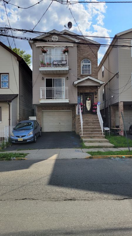 Primary Photo - 326 Livingston St