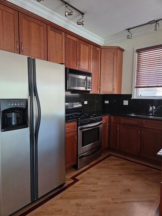 Foto del edificio - 2647 W Haddon Ave