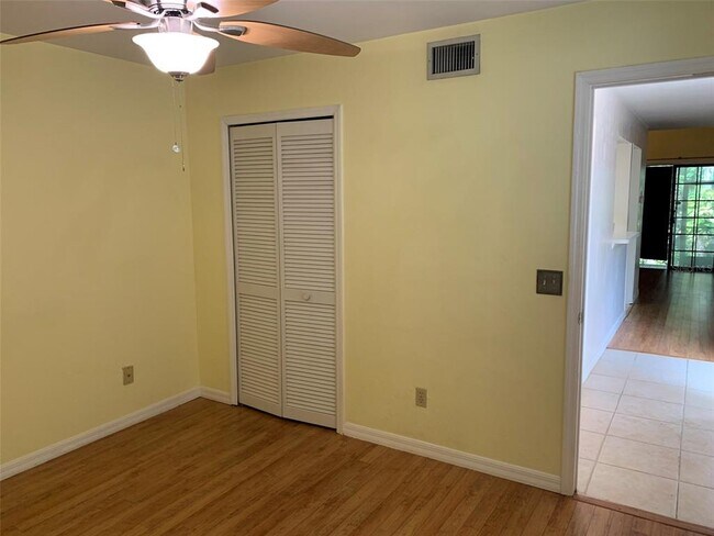 Foto del edificio - 5752 SW 8th Pl