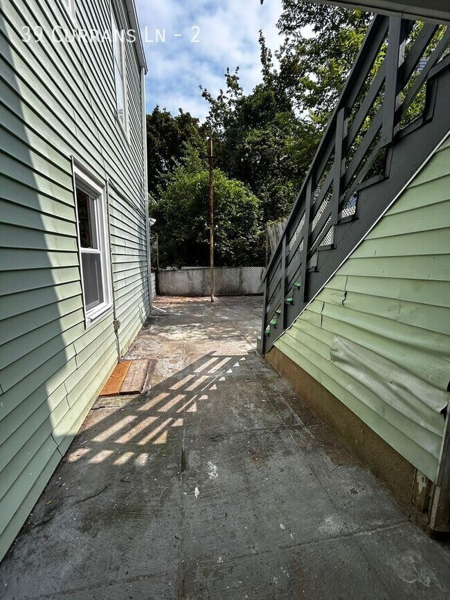 Building Photo - 39 Currans Ln
