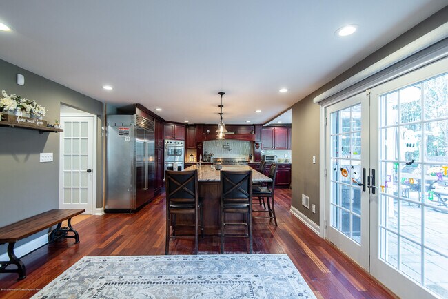 Building Photo - 71 Carriage Hill Dr