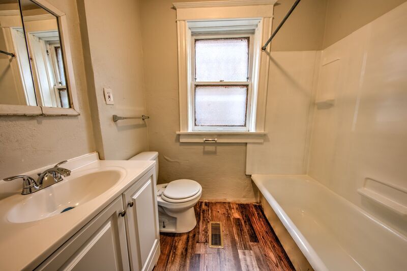 Primary Photo - 3135 Halliday Ave