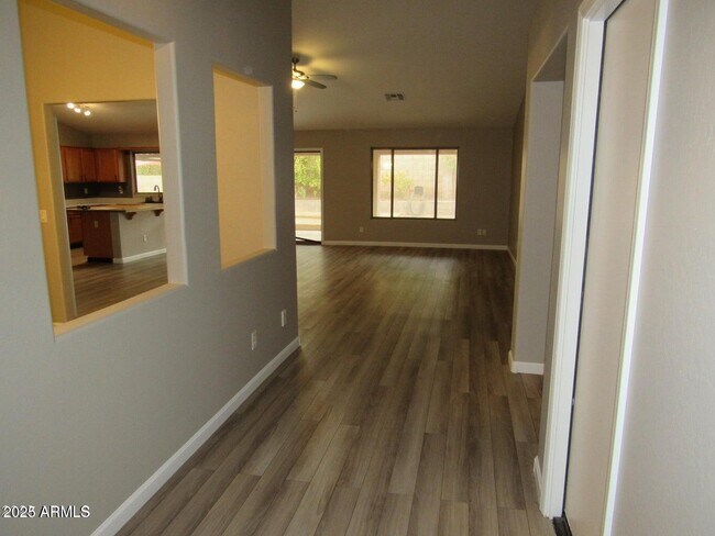 Foto del edificio - 14230 N 152nd Ln