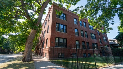 Building Photo - 5406 N Paulina St