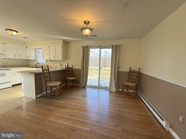 Foto del edificio - 18077 Raven Rocks Rd