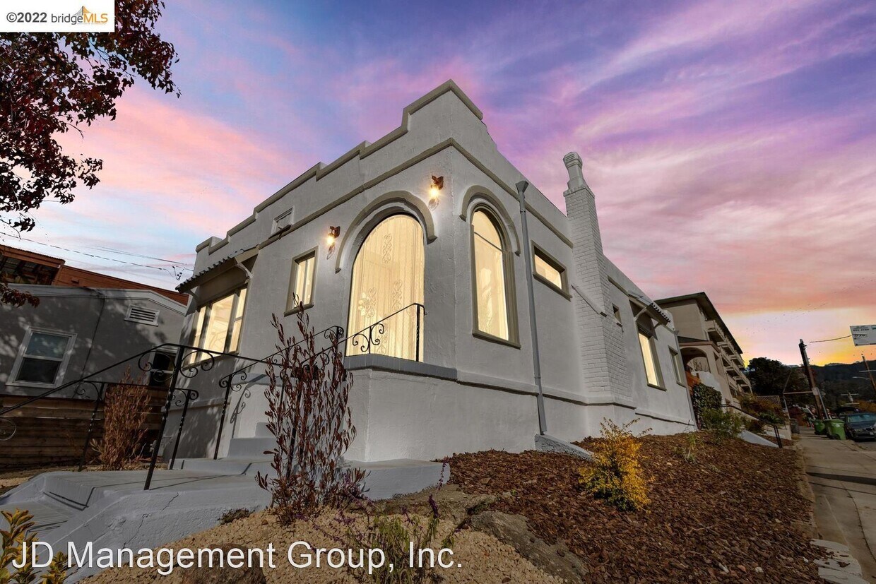 Foto principal - 2 br, 1 bath House - 2734 Macarthur Blvd