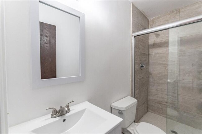 Building Photo - 405 SW 78th Ter