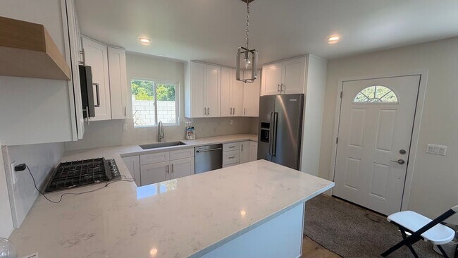 Foto del edificio - Brand-New 2 Bed, 1 Bath in Pomona