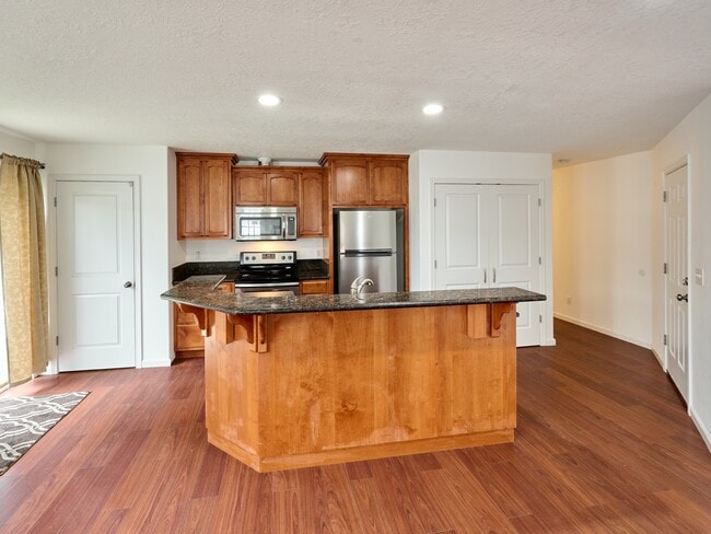 Building Photo - 1214 Alder Dr NE