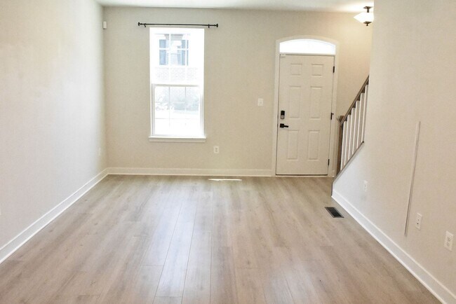 Foto del edificio - Fantastic Fredericksburg Townhome!