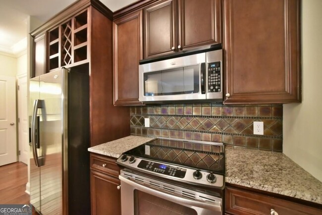 Foto del edificio - 901 Abernathy Rd NE