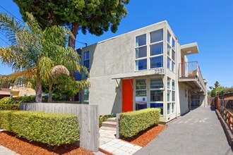 Building Photo - 2231 Ward St