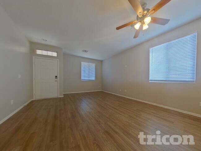 Foto del edificio - 17307 W Monroe St