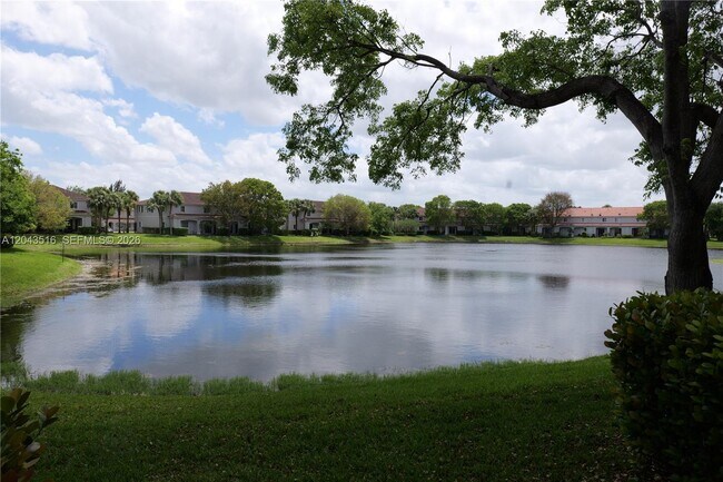 Foto del edificio - 8220 SW 25th Ct