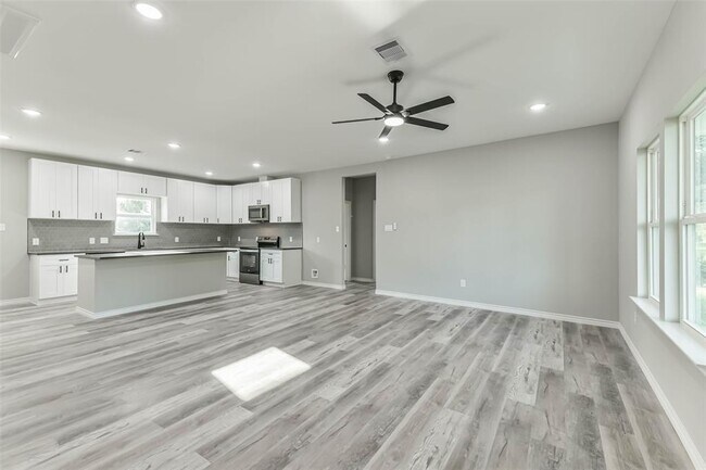 Foto del edificio - 106 County Rd 3704