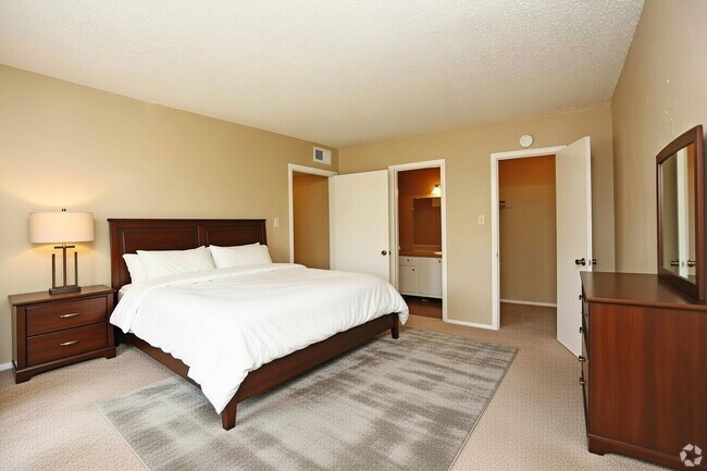 Foto del edificio - Huntington Hills Apartments