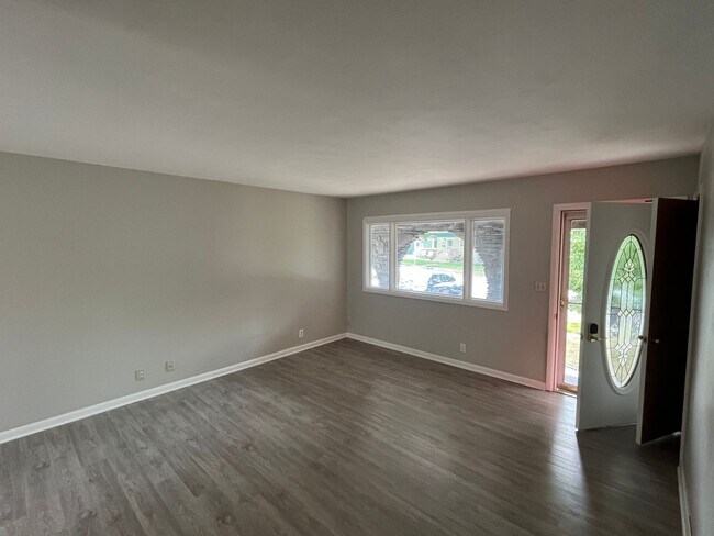 Foto del edificio - 3 Bed, 2 Bath Home for Rent!!