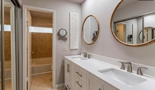 Building Photo - 16503 Fox Den