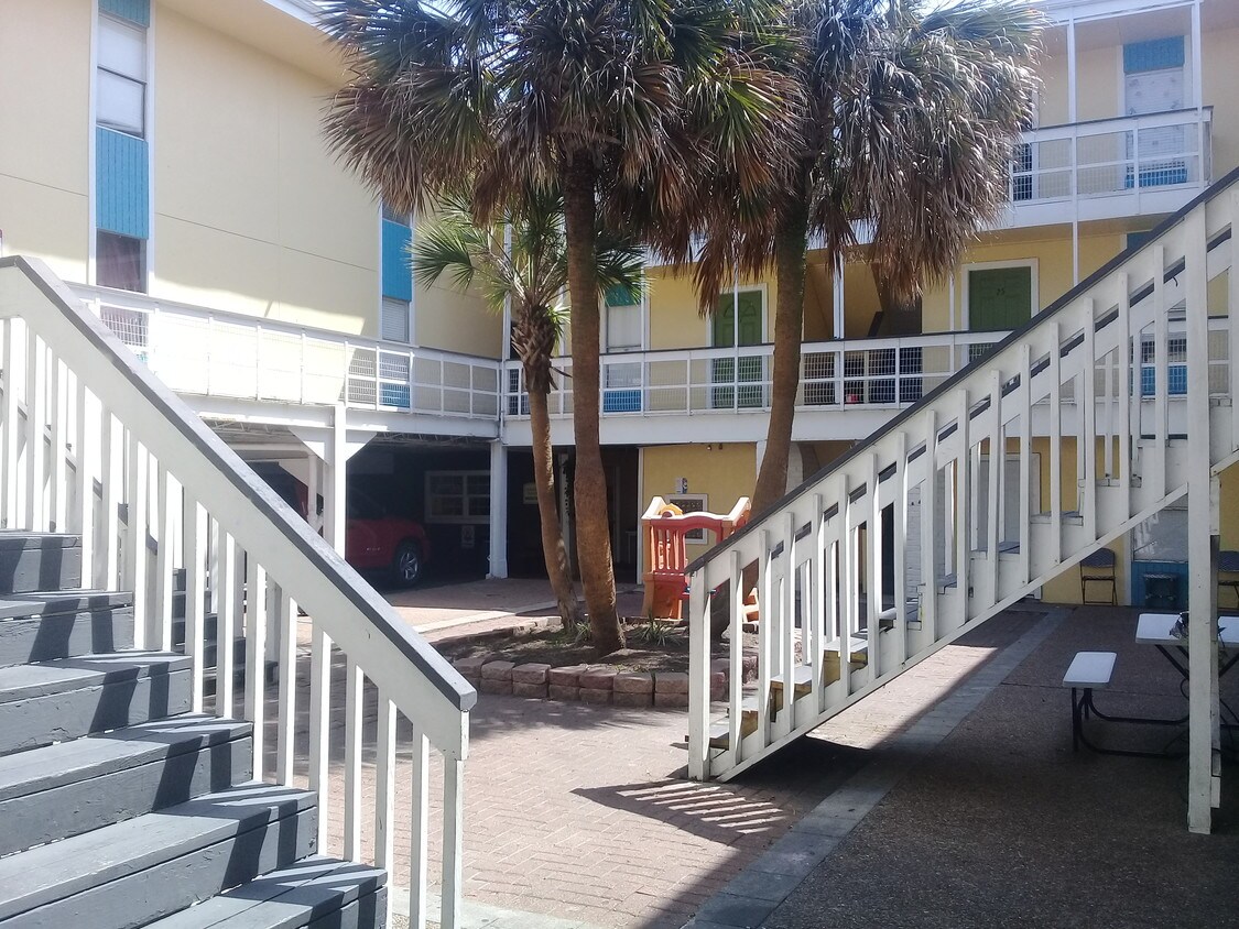 610 Ferry Rd, Galveston, TX 77550 Apartments in Galveston, TX