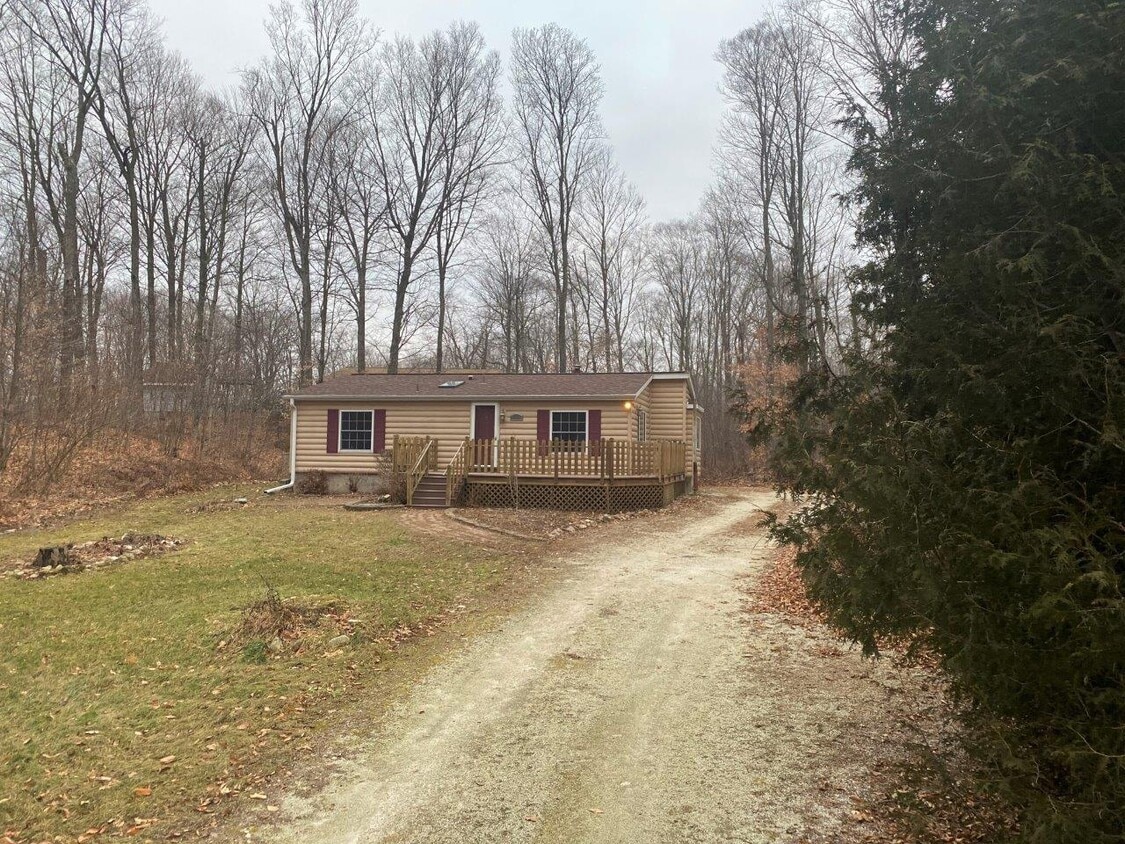 615 Pit Rd, Mishicot, WI 54228 House Rental in Mishicot, WI