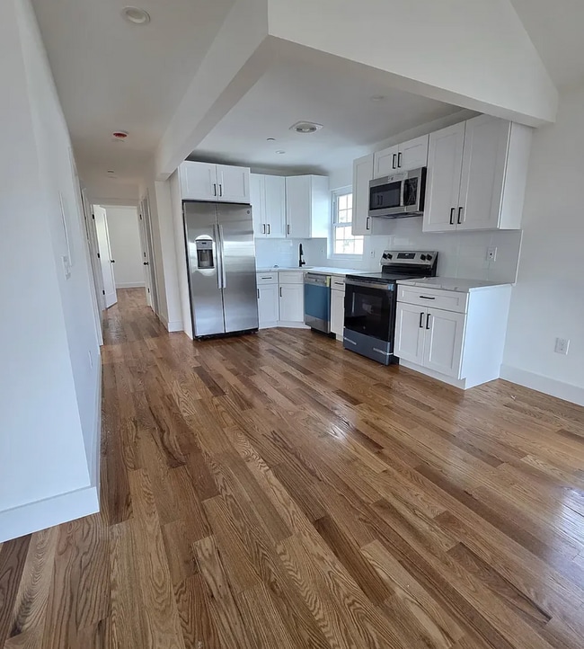 Building Photo - 119 Rochelle St