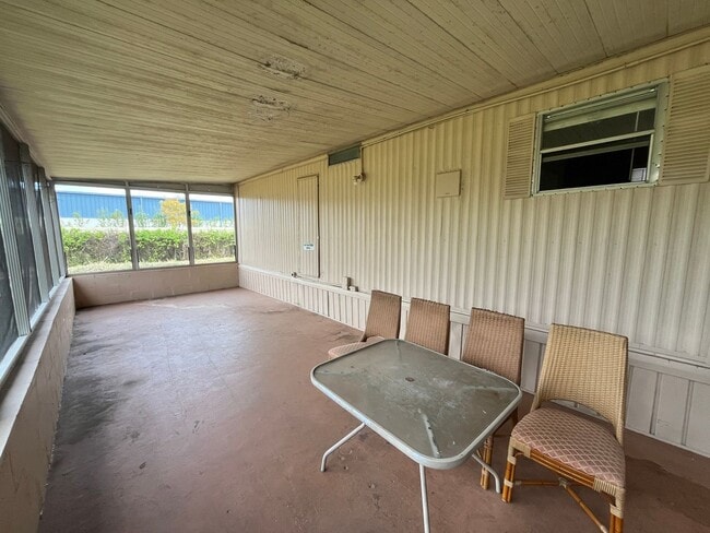 Foto del edificio - 7709 Brentwood Dr