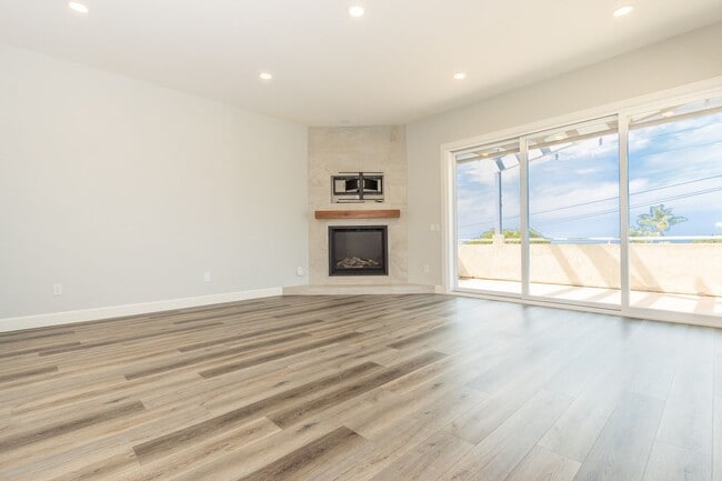 Building Photo - Beautiful 3Bed/2.5Bath  Oceanview Home in ...