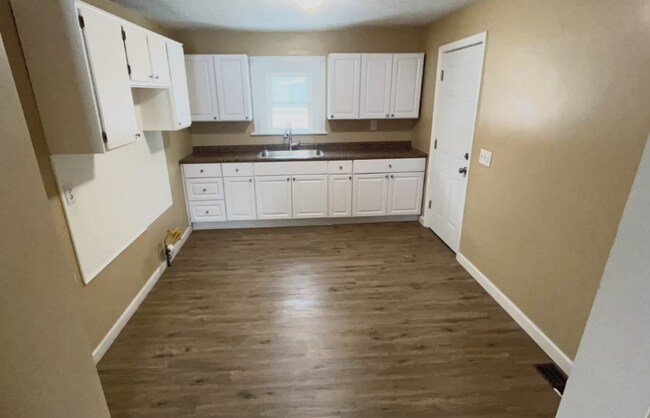 Foto del edificio - 3650 Reid Ave