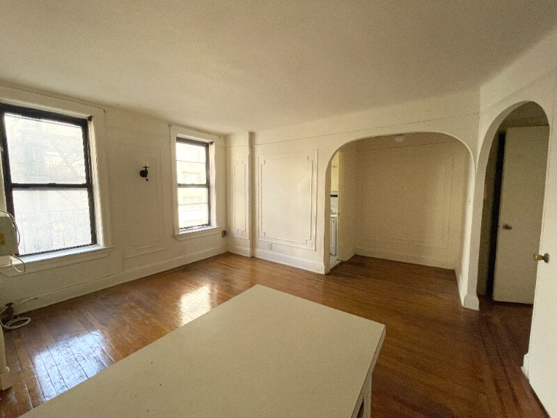 Foto principal - 398 E 52nd St