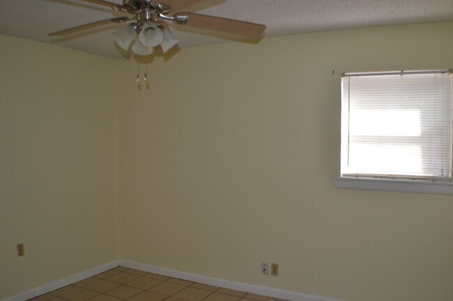 Foto del edificio - 706 Frisco Rd