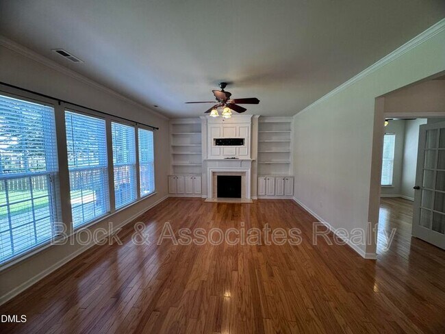 Foto del edificio - 3303 Colorcott St