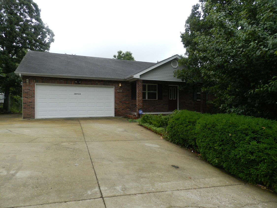 19930 Spain Ln, Waynesville, MO 65583 House Rental in Waynesville, MO