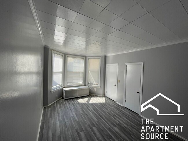 Building Photo - 2733 N Ridgeway Ave