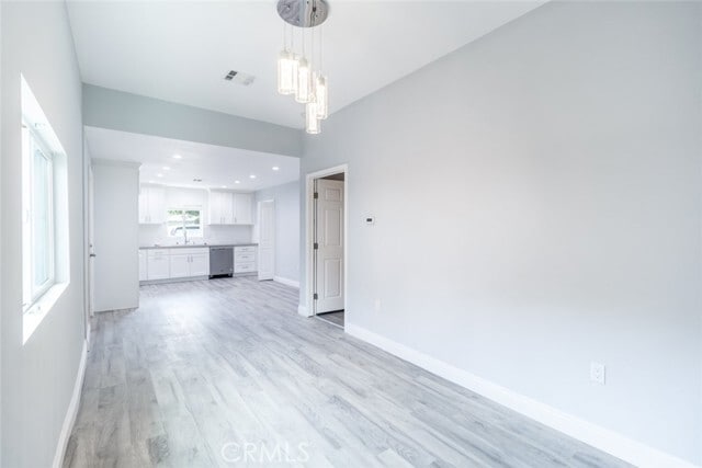 Building Photo - 8536 Owensmouth Ave