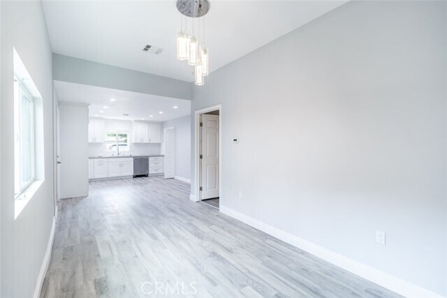 Foto del edificio - 8536 Owensmouth Ave